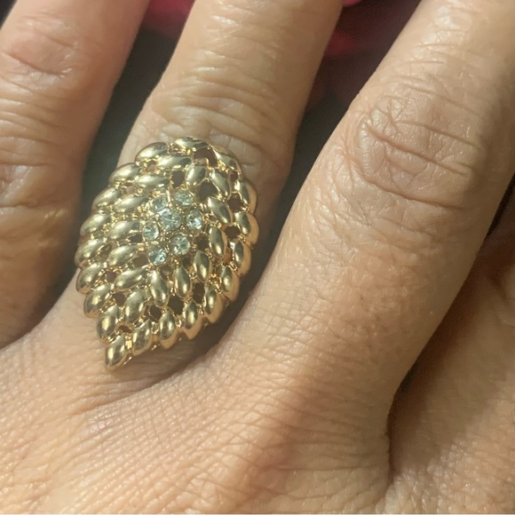 Gold Tone Irregular Zircon Rhinestone ring - Picture 2 of 6